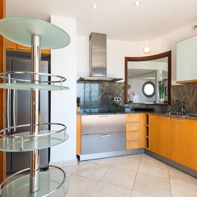PH BELLAGIO: Luxurious and Romantic duplex penthouse with PRIVATE POOL & sea views - Three-Bedroom Apartment - 41