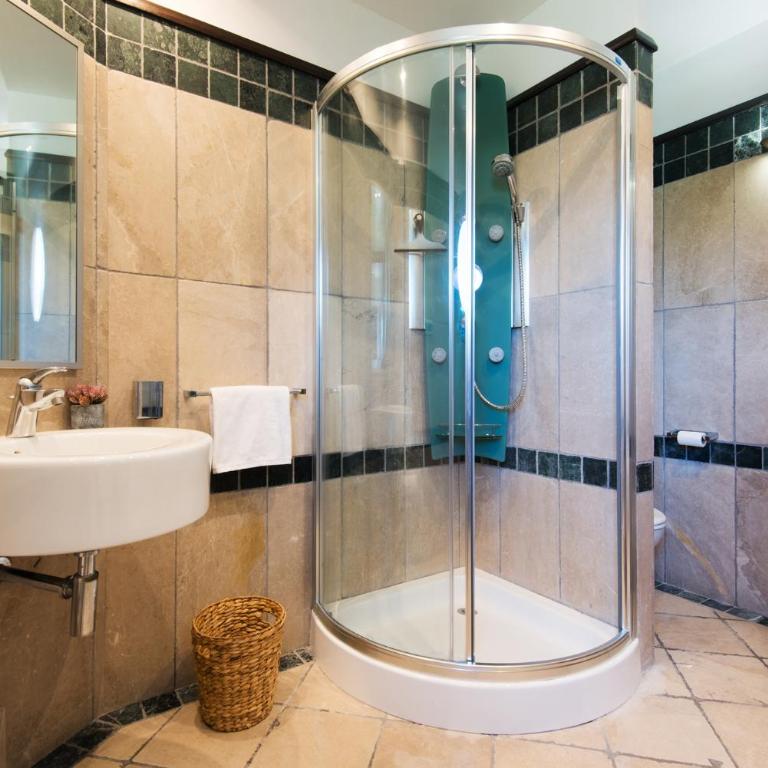 PH BELLAGIO: Luxurious and Romantic duplex penthouse with PRIVATE POOL & sea views - Three-Bedroom Apartment - 33