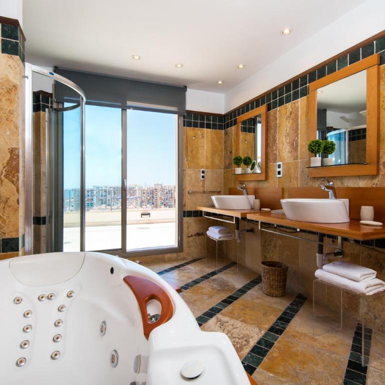 PH BELLAGIO: Luxurious and Romantic duplex penthouse with PRIVATE POOL & sea views - Three-Bedroom Apartment - 27