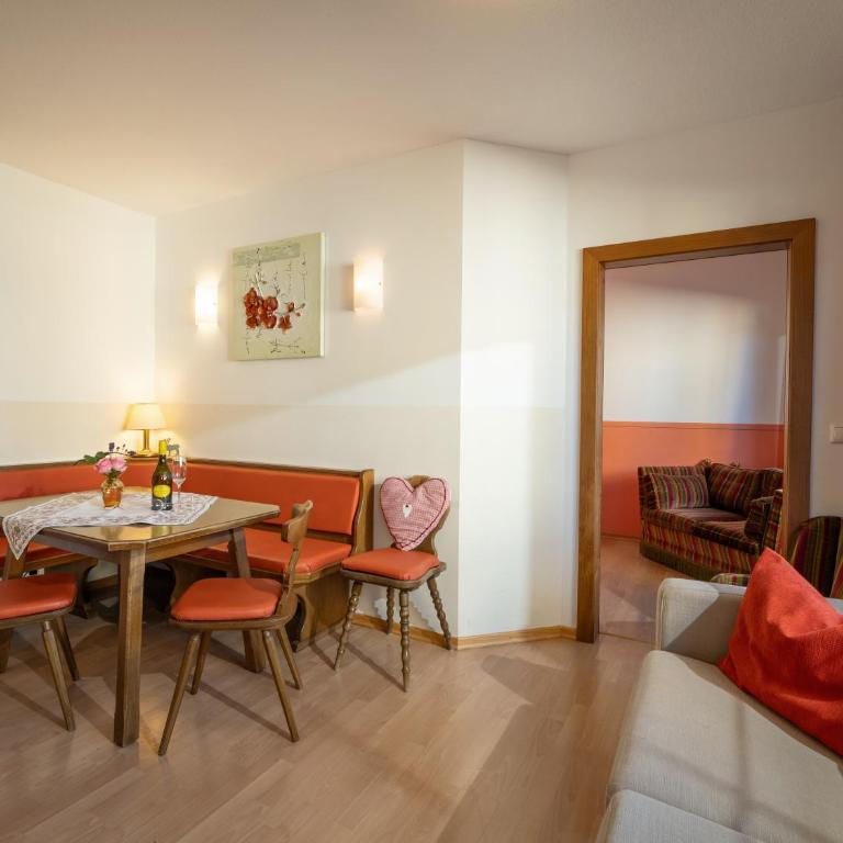 Appartementhaus Mantl - Apartment mit 2 Schlafzimmern und Balkon - 1
