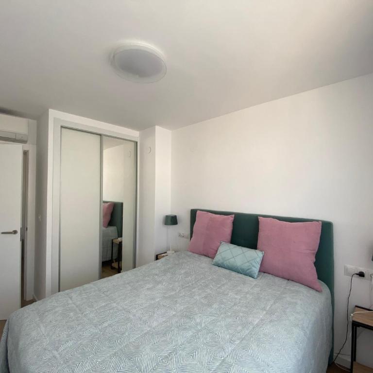 Relaxing modern beachfront apartment - amazing sea view - One-Bedroom Apartment - 5