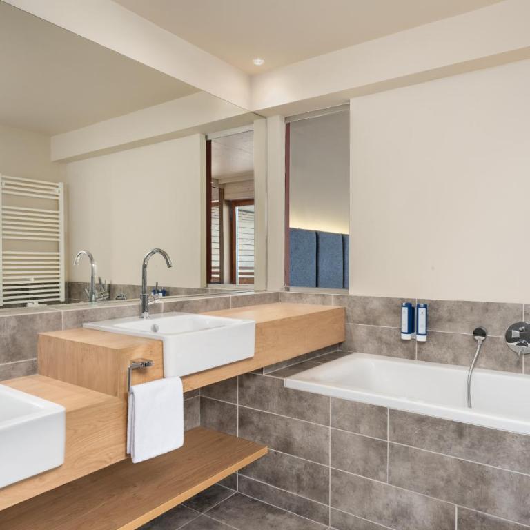 Falkensteiner Family Hotel Sonnenalpe - Familienzimmer Komfort mit Balkon - 6