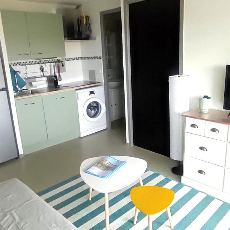 Appartement familiale 4 pers, véranda proche plage - One-Bedroom Apartment - 8