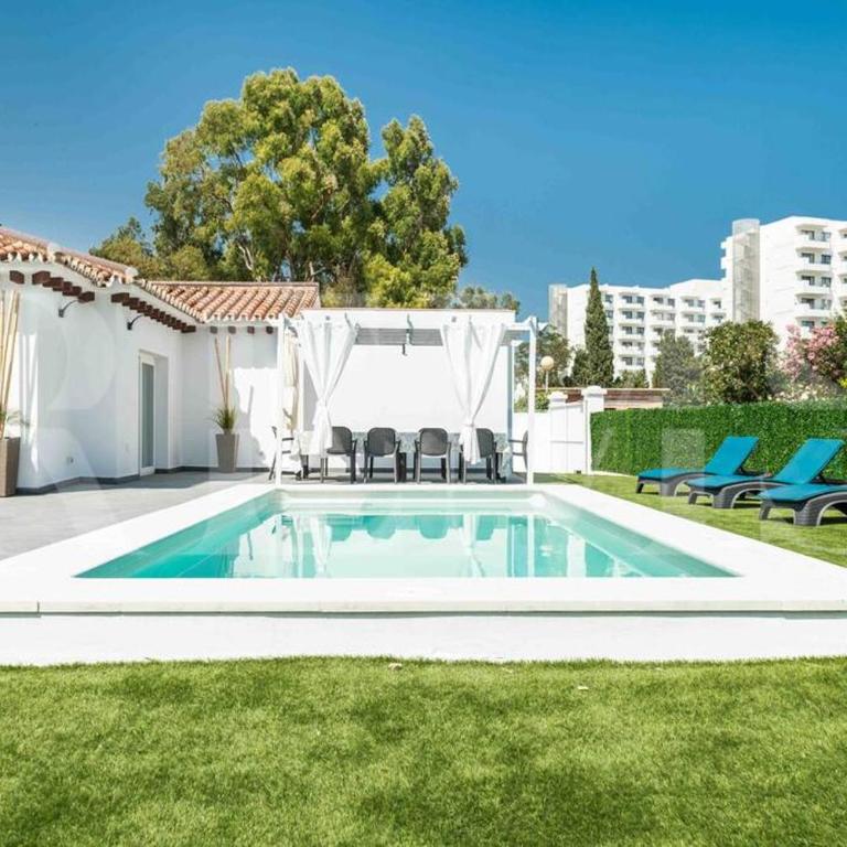 Villa with private heated Pool by the beach & port - Benalmadena by REMS - Villa con piscina privada - 25