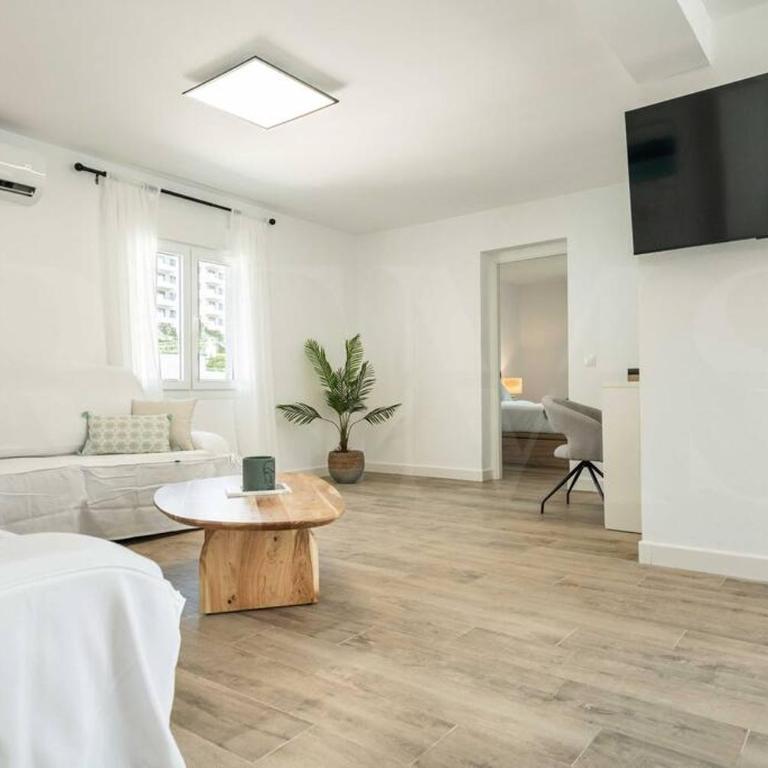 Villa with private heated Pool by the beach & port - Benalmadena by REMS - Villa con piscina privada - 31