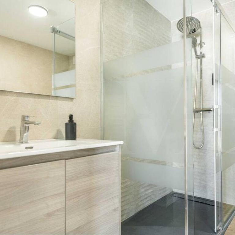 Villa with private heated Pool by the beach & port - Benalmadena by REMS - Villa con piscina privada - 33