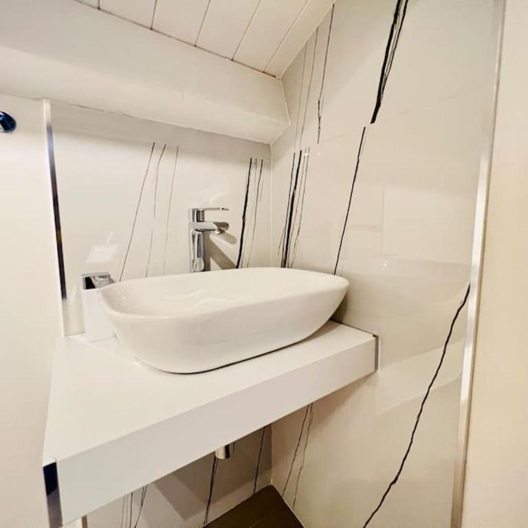 Re barocco Centro storico Scicli a 5 min dal mare - Two-Bedroom Apartment - 8