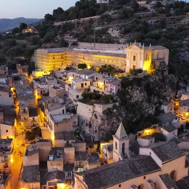 Re barocco Centro storico Scicli a 5 min dal mare - Two-Bedroom Apartment - 12
