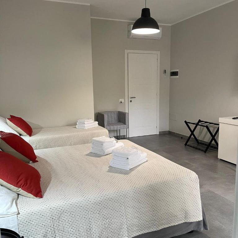 ViaRiva Rooms - Camera Tripla con Bagno Privato - 1