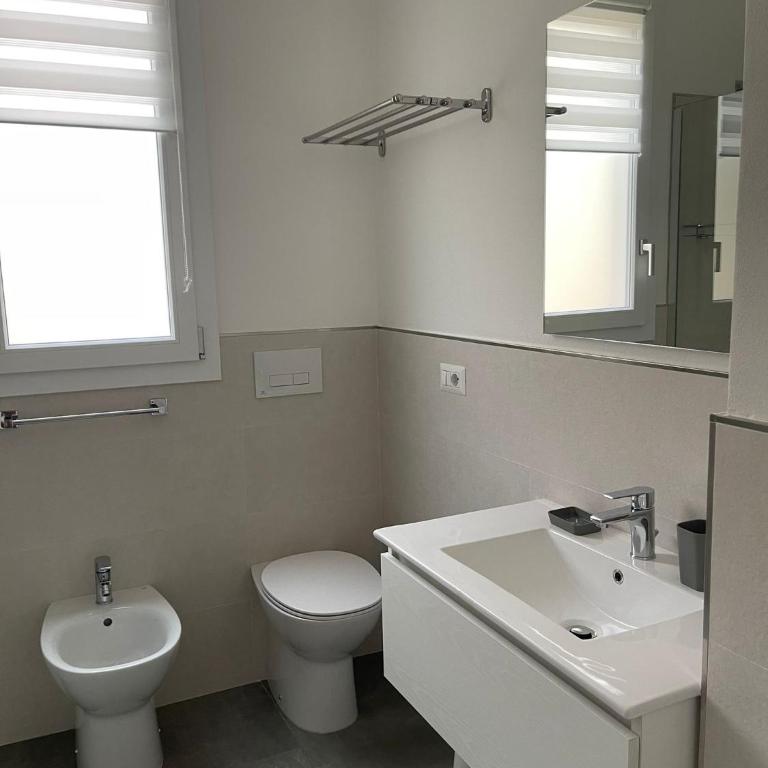 ViaRiva Rooms - Camera Tripla con Bagno Privato - 2