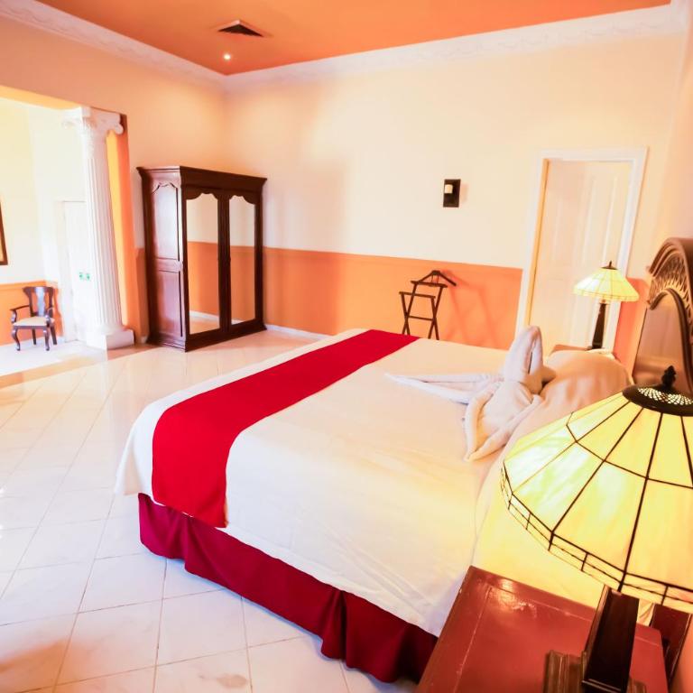 Hotel Boutique La Mision De Fray Diego - Master Suite with One King Bed & Spa Bath - Garden View - 8