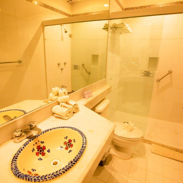 Hotel Boutique La Mision De Fray Diego - Deluxe Suite 1 double bed & garden view - 14