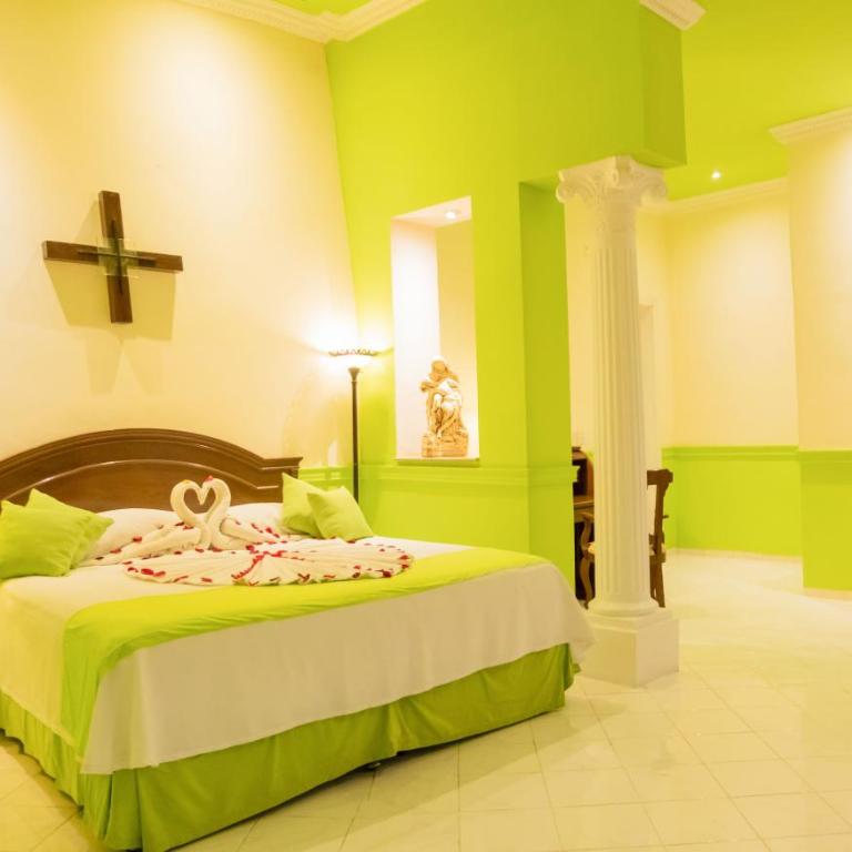 Hotel Boutique La Mision De Fray Diego - Junior Suite with one King Bed & Spa Bath - Garden View - 8