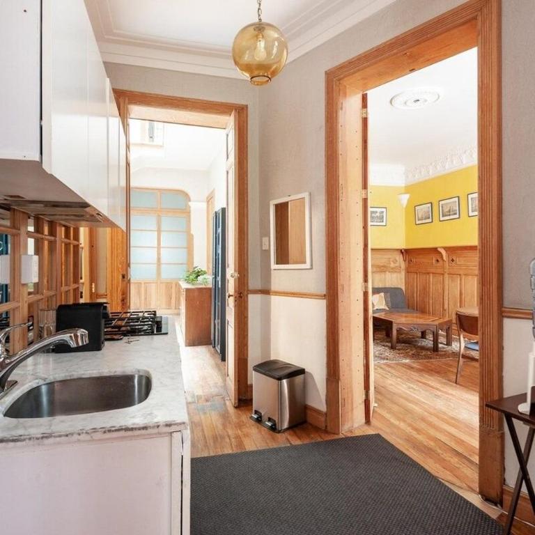 2BR APT w/ terrace and very good location - Two-Bedroom Apartment - 79