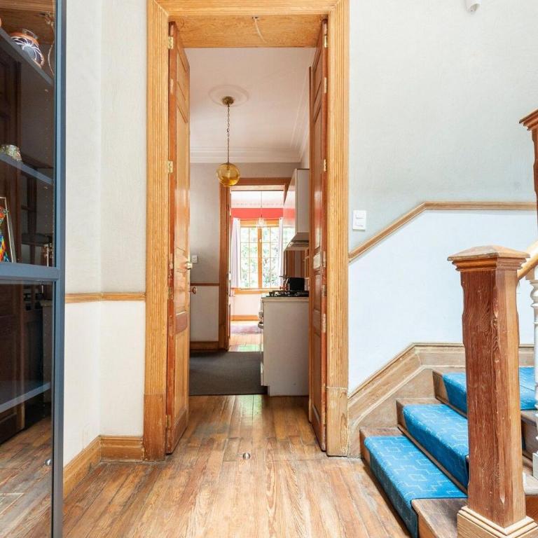 2BR APT w/ terrace and very good location - Two-Bedroom Apartment - 84