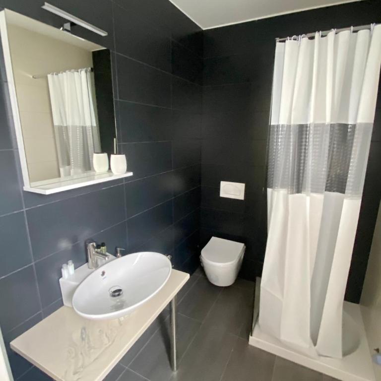 Moon Apartment Bihac - Three-Bedroom Apartment - 17