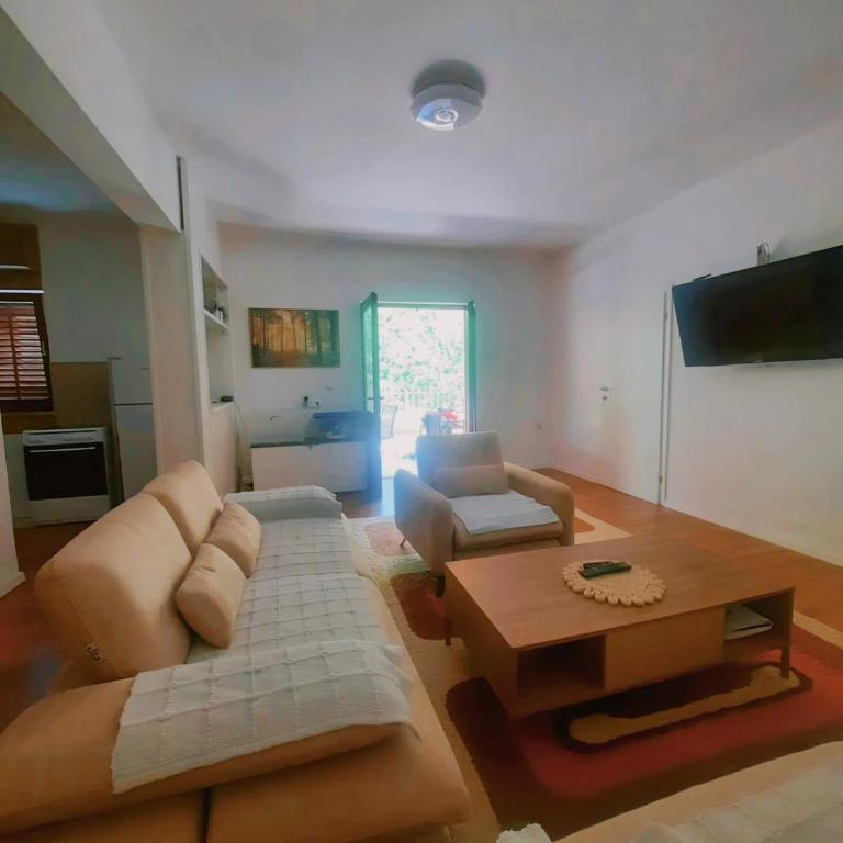 Holiday Home Harmony - Two-Bedroom House - 9