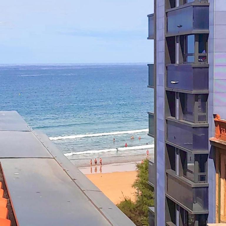 Ático con terraza en playa de San Lorenzo - Apartamento de 1 dormitorio - 1