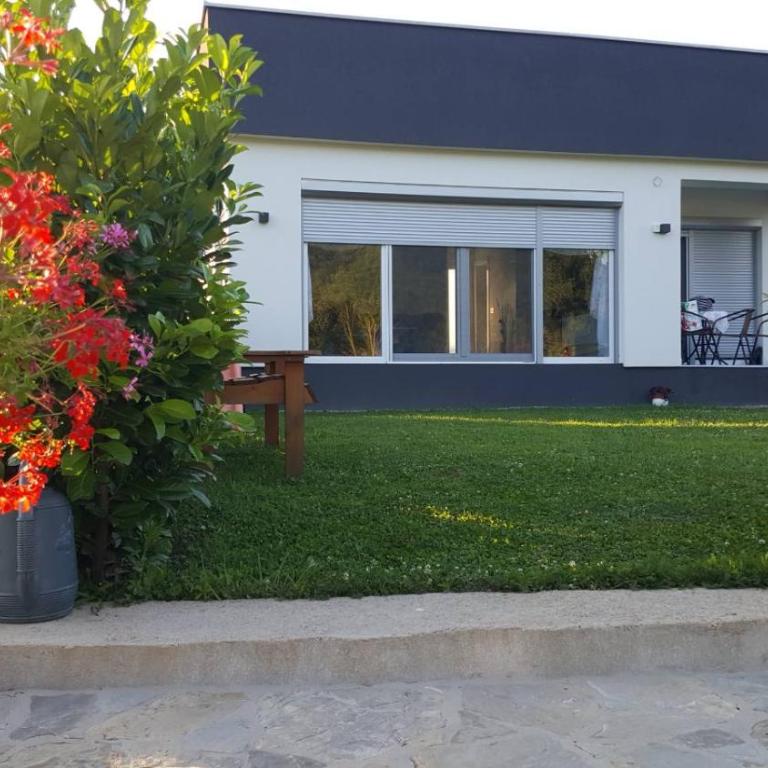 House De Luxe - One-Bedroom Villa - 18
