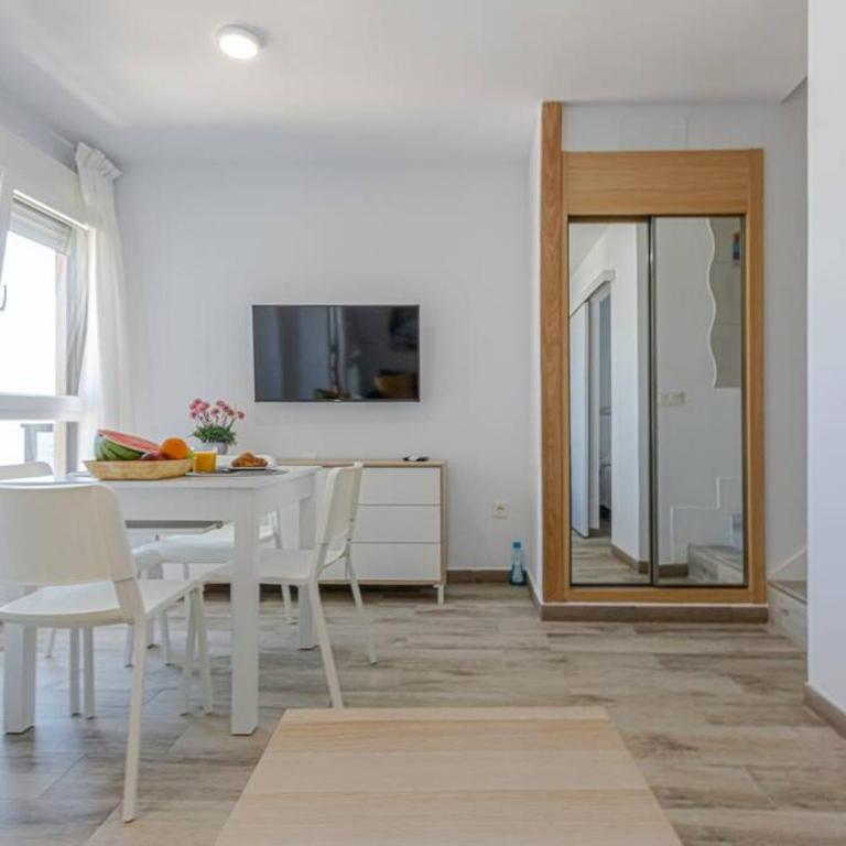 Aloha Playa apartment with sea views in front of the beach - Apartamento de 1 dormitorio - 3
