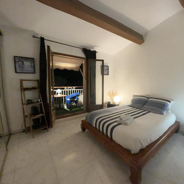 Chambre privée avec salle d’eau et terrasse au calme - Chambre Double - 1
