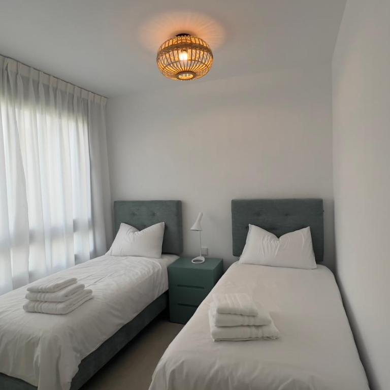 NEW SPACIOUS 4 BEDROOMS APARTMENT IN ESTEPONA 10 min walk to the BEACH - Apartamento - 16