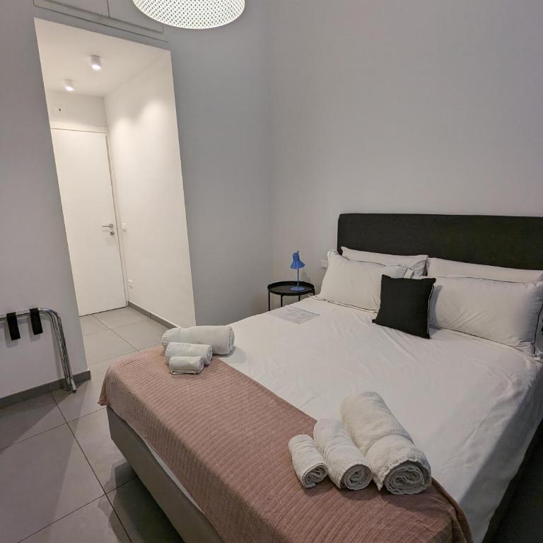 Zefiro Suites - Budget Double Room - 7
