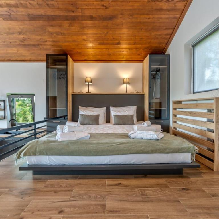 Golden Chalets - One-Bedroom Villa - 1