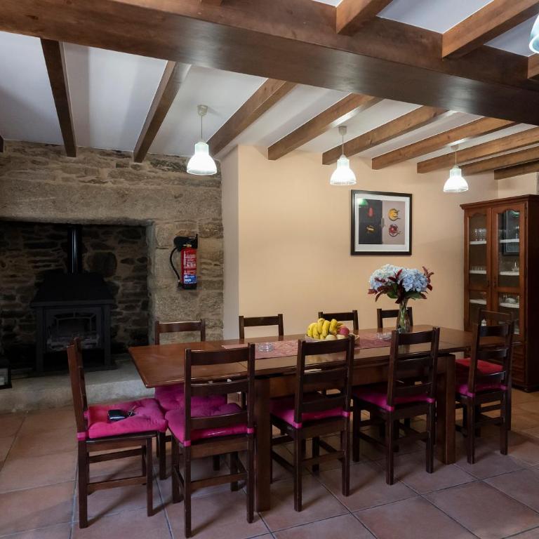 Casa rural completa Río Sarela - Four-Bedroom House - 2