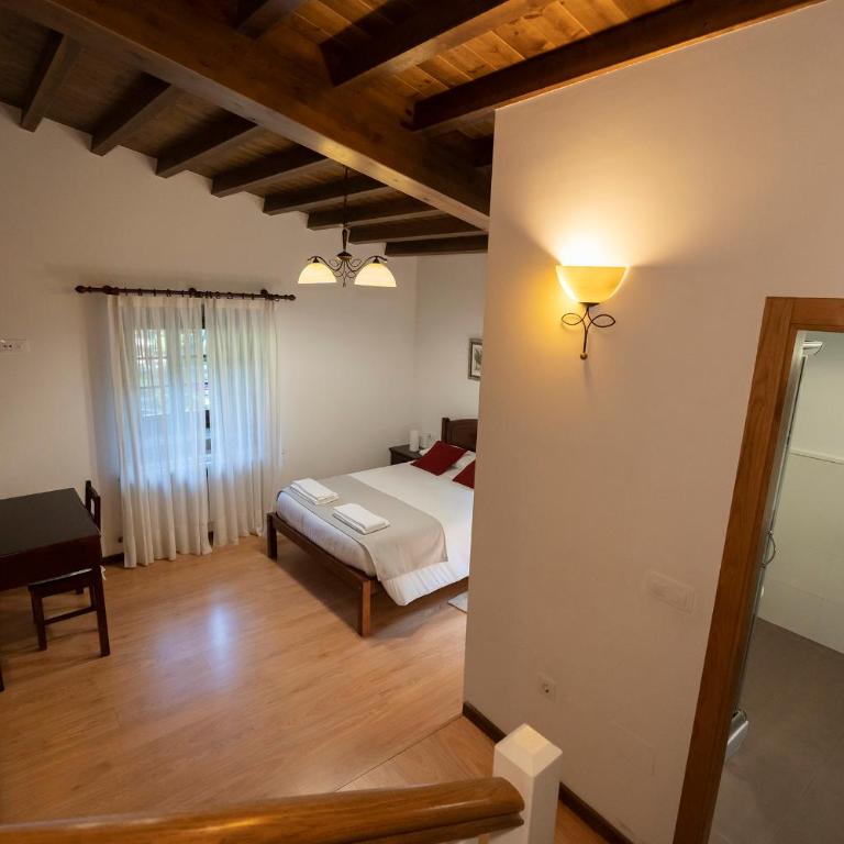 Casa rural completa Río Sarela - Four-Bedroom House - 7