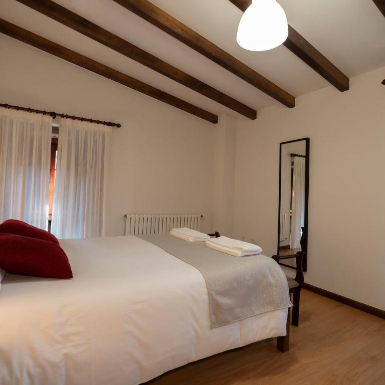 Casa rural completa Río Sarela - Four-Bedroom House - 14