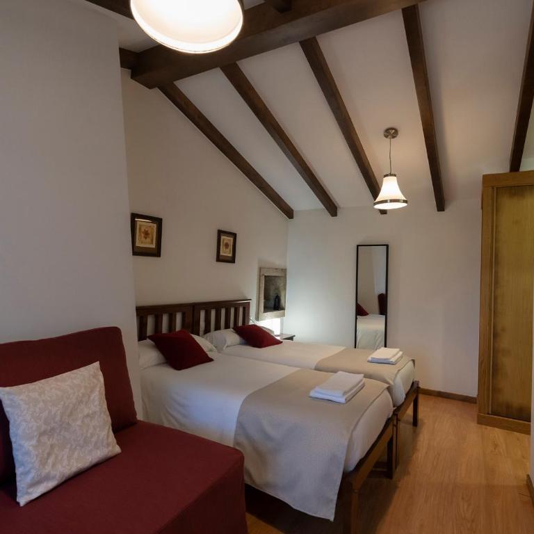 Casa rural completa Río Sarela - Four-Bedroom House - 12