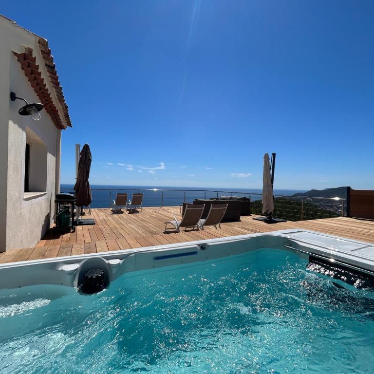 Villa 4 Etoiles vue sur les Iles d'Or Carqueiranne Sea and Mountain Pleasure Villa vue mer 180 - Villa Deluxe - 10