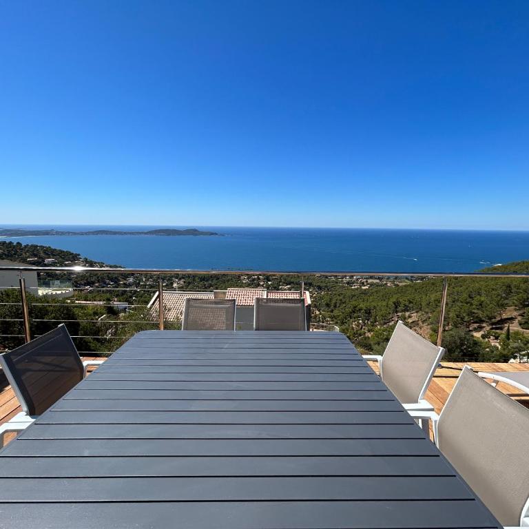 Villa 4 Etoiles vue sur les Iles d'Or Carqueiranne Sea and Mountain Pleasure Villa vue mer 180 - Villa Deluxe - 74