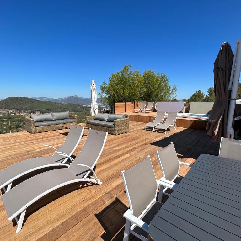 Villa 4 Etoiles vue sur les Iles d'Or Carqueiranne Sea and Mountain Pleasure Villa vue mer 180 - Villa Deluxe - 12