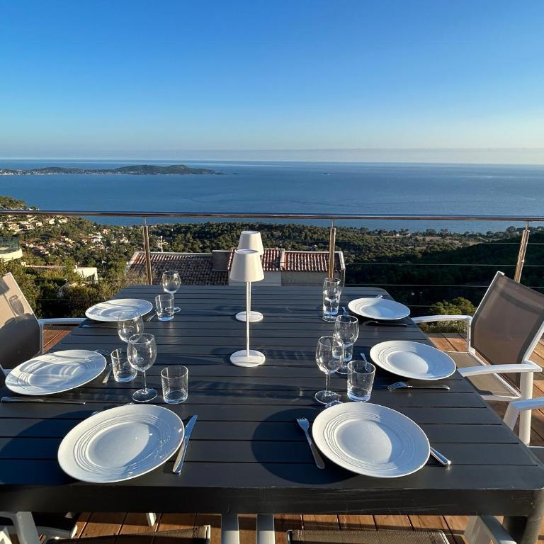 Villa 4 Etoiles vue sur les Iles d'Or Carqueiranne Sea and Mountain Pleasure Villa vue mer 180 - Villa Deluxe - 71