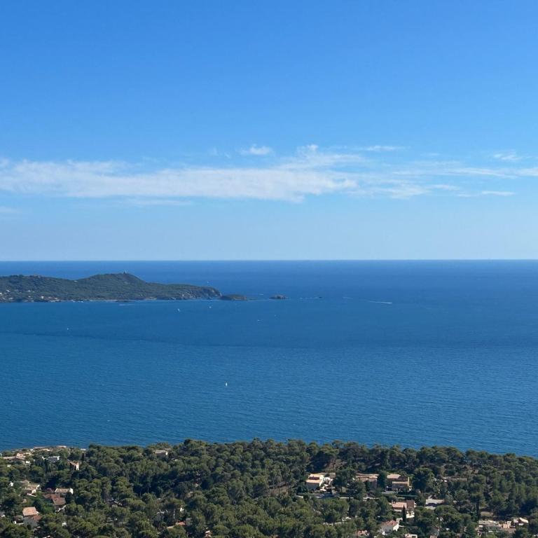 Villa 4 Etoiles vue sur les Iles d'Or Carqueiranne Sea and Mountain Pleasure Villa vue mer 180 - Villa Deluxe - 35