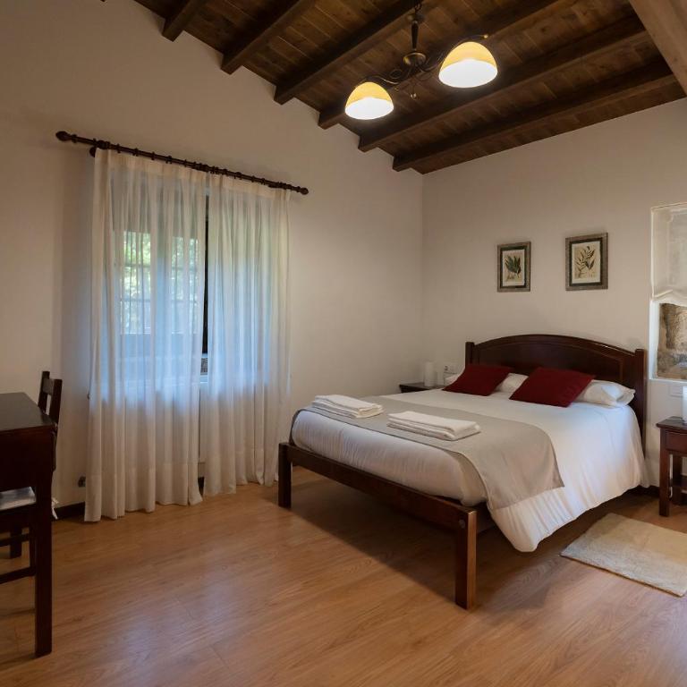Casa rural completa Río Sarela - Four-Bedroom House - 21