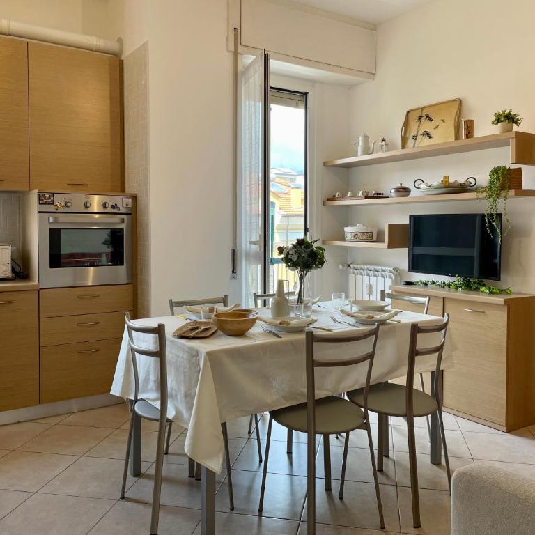 [50 metri dal Mare] Trilocale in Centro con A/C - Two-Bedroom Apartment - 3