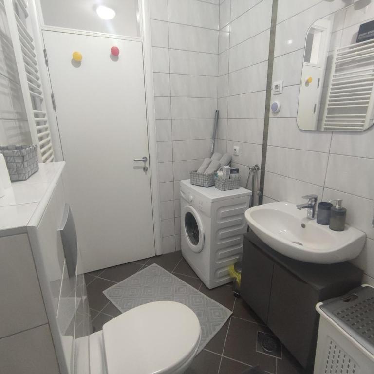 Apartman Green City with garage - One-Bedroom Apartment - 17