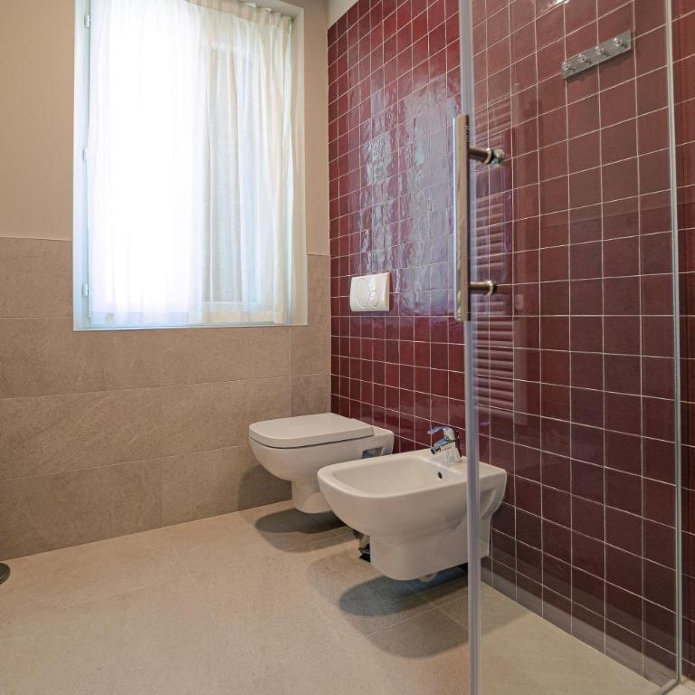 Palazzo Borgo Trento - Silkeys - Camera Tripla con Bagno Privato - 4