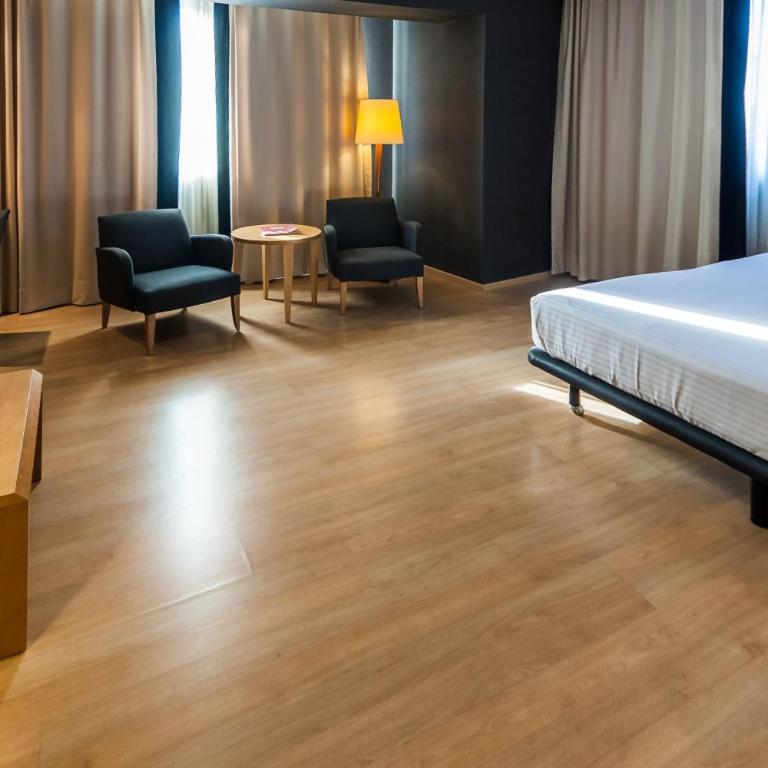 Hotel Barcelona Universal - Superior Double or Twin Room - 7