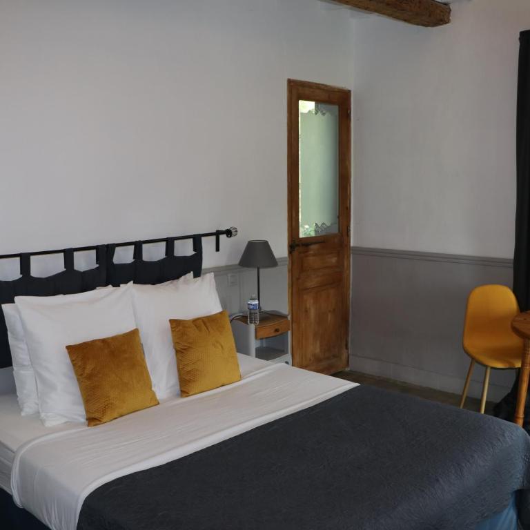 Le Mas des Cerisiers JACUZZI et SAUNA inclus pour tous les logements - Double Room with Private Bathroom - 5