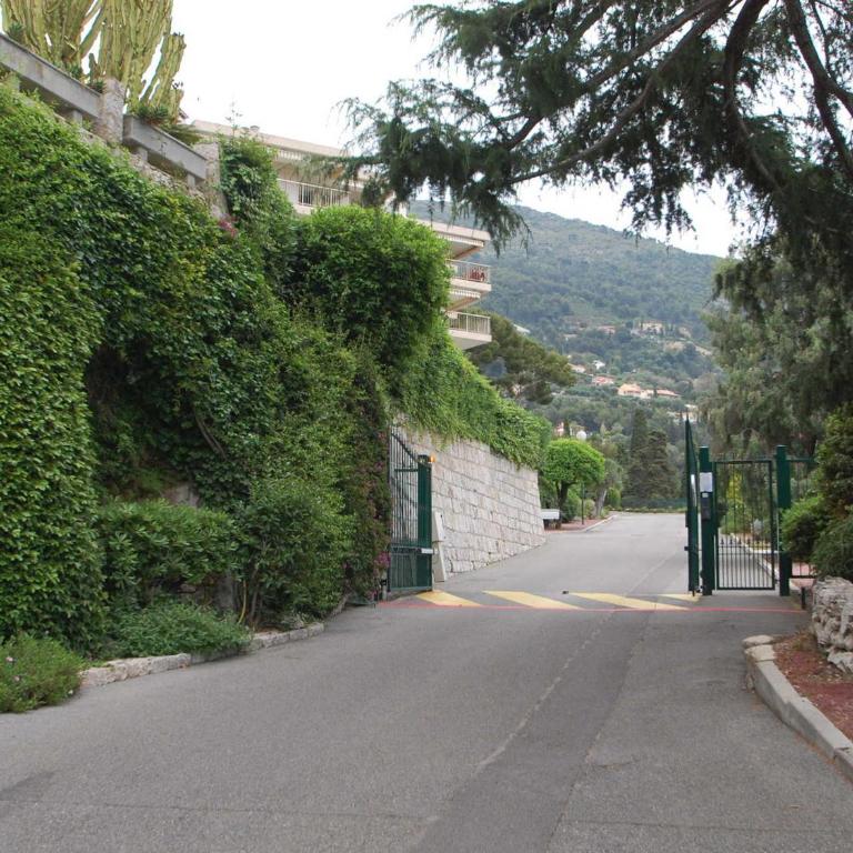 Luxueux appartement 3P climatisé avec terrasses et parkings - FR-1-196-331 - Appartement - 13