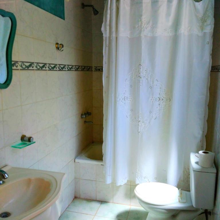 Flor de Lis room #1 - Habitación Triple con baño - 13