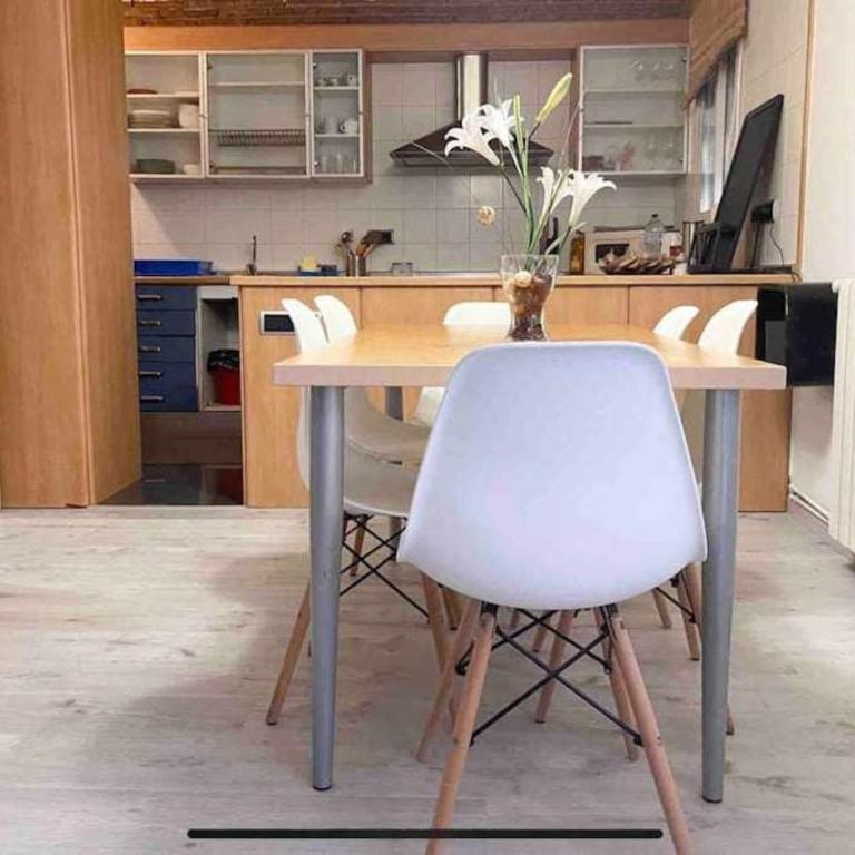 Duplex Lof in Gracia Downstair - Two-Bedroom Apartment - 1