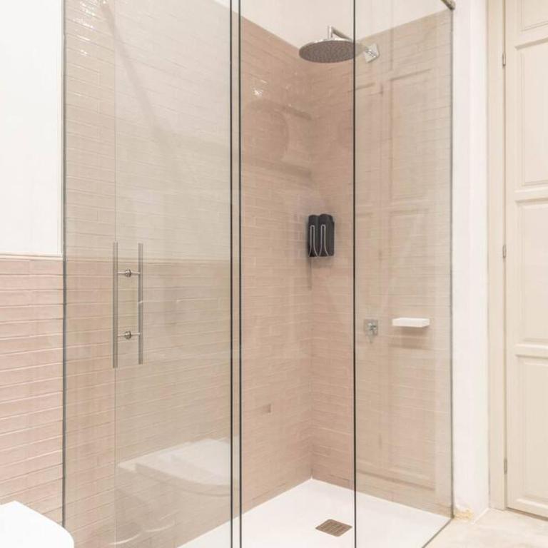 Contemporary loft in the historic city center by REMS - Apartamento de 2 dormitorios - 34