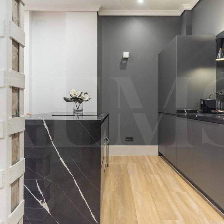 Contemporary loft in the historic city center by REMS - Apartamento de 2 dormitorios - 42