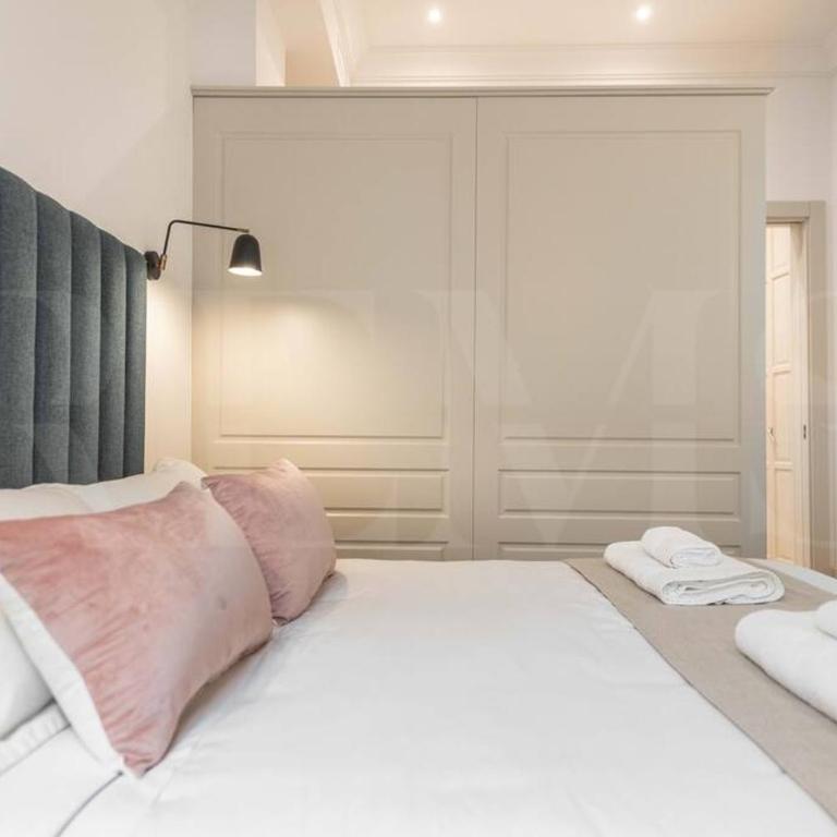 Contemporary loft in the historic city center by REMS - Apartamento de 2 dormitorios - 44
