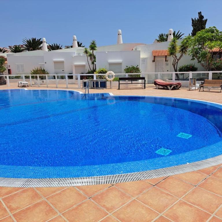 Heated Pool Costa Adeje in front of a beach - One-Bedroom Apartment - 2
